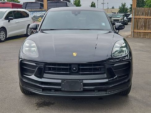 Used 2024 Porsche Macan AWD/4WD image 2