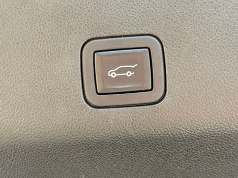 Certified 2024 GMC Yukon XL Denali AWD/4WD image 41
