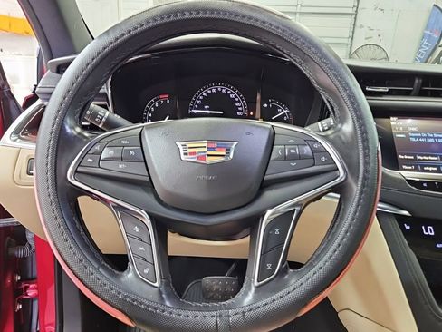 Used 2019 Cadillac XT5 Luxury AWD/4WD image 10
