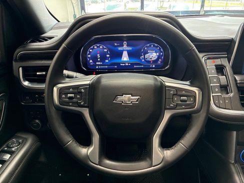 Used 2024 Chevrolet Suburban Z71 w/ Luxury Package AWD/4WD image 17