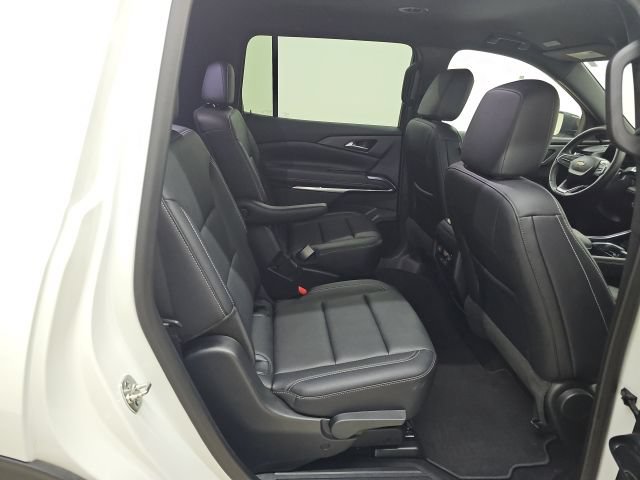 Used 2025 Chevrolet Traverse LT AWD/4WD image 18