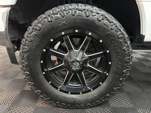 Used 2017 Ford F250 XLT w/ Snow Plow Prep Package image 34