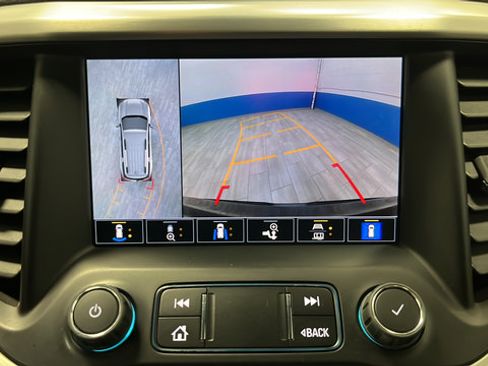 Used 2023 GMC Acadia SLT w/ GMC Pro Grade Package AWD/4WD image 14