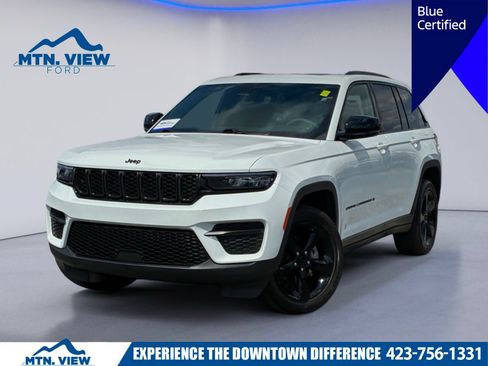 Used 2024 Jeep Grand Cherokee Altitude RWD image 1