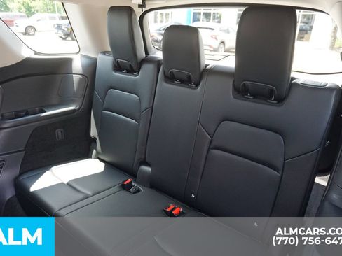 Used 2023 Nissan Pathfinder SL AWD/4WD image 22