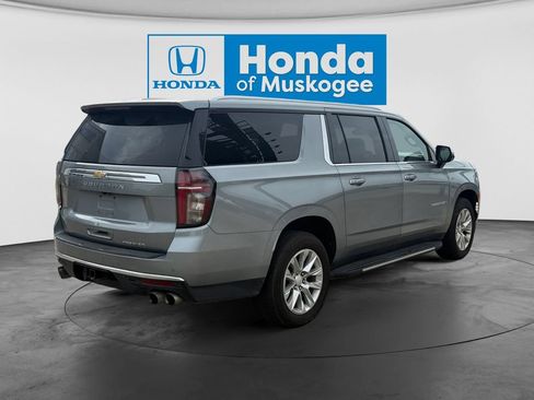 Used 2023 Chevrolet Suburban Premier RWD image 5