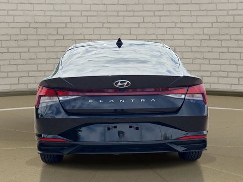 Used 2023 Hyundai Elantra SEL w/ Convenience Package FWD image 6