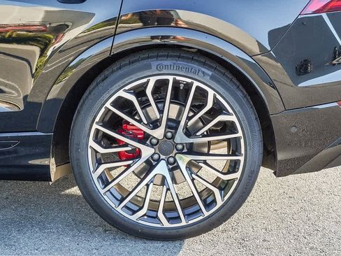 New 2026 Audi SQ8 Prestige image 11