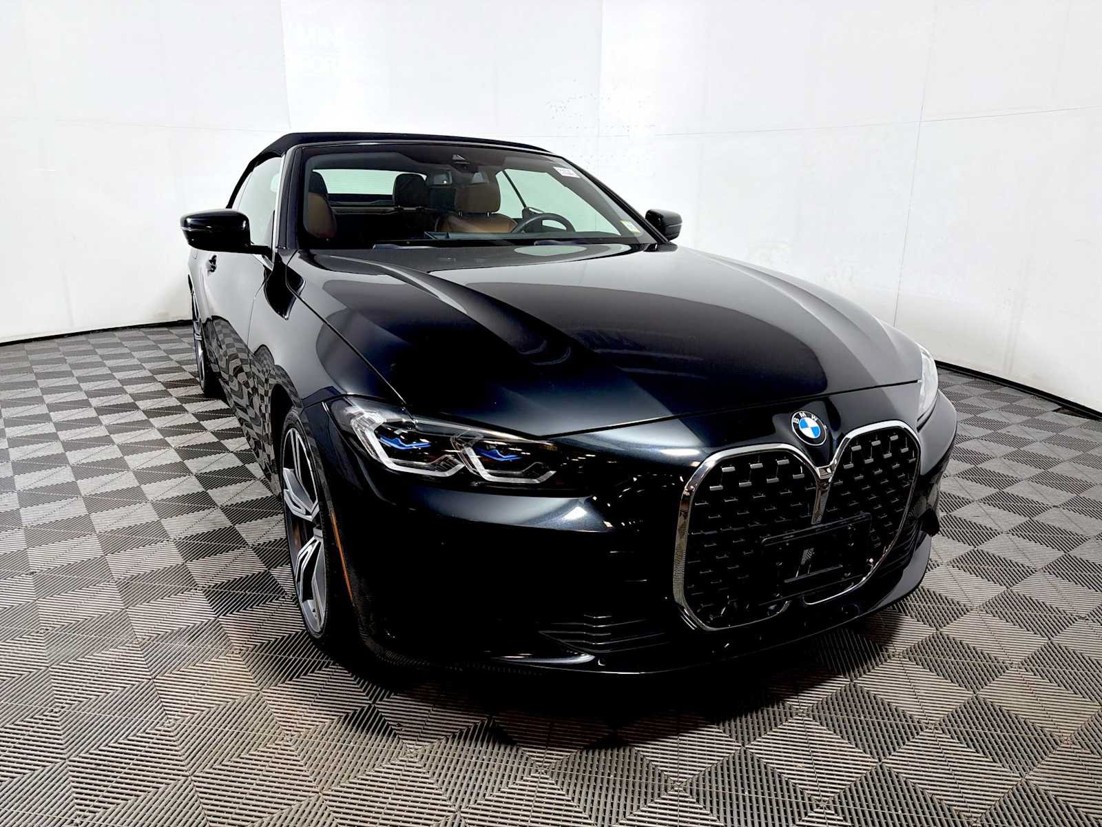 Used 2024 BMW 430i xDrive Convertible w/ Premium Package AWD/4WD image 2