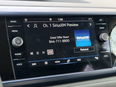 Used 2024 Volkswagen Taos SE image 12