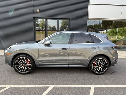 New 2026 Porsche Cayenne S AWD/4WD image 2