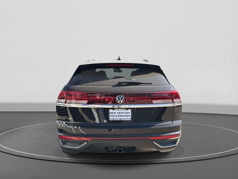 New 2026 Volkswagen Atlas Cross Sport SE FWD image 4