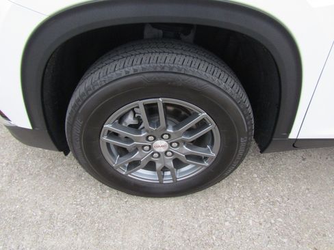 Used 2025 GMC Acadia Elevation AWD/4WD image 9