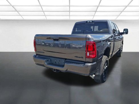 Used 2025 RAM 2500 Laramie AWD/4WD image 2