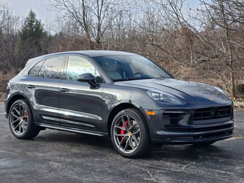New 2026 Porsche Macan GTS image 9