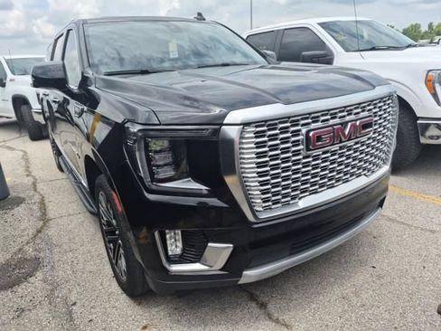 Used 2022 GMC Yukon XL Denali AWD/4WD image 1