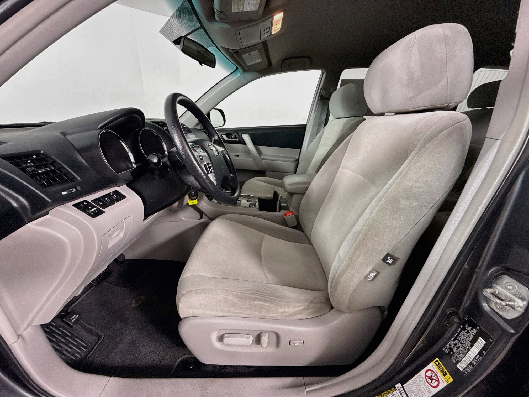 Used 2012 Toyota Highlander 4WD w/ Tech Pkg image 21