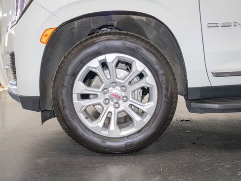 Certified 2024 GMC Yukon XL Denali AWD/4WD image 8