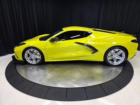 Used 2023 Chevrolet Corvette Stingray Premium Cpe w/ Z51 Performance Package RWD image 12
