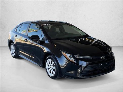 Used 2024 Toyota Corolla LE FWD image 5