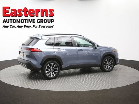 Used 2022 Toyota Corolla Cross XLE w/ Convenience Package AWD/4WD image 43