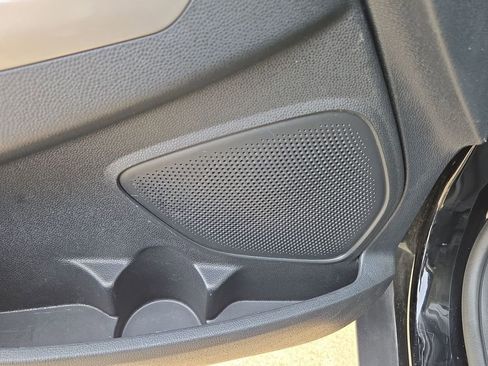 Used 2021 Ford EcoSport Titanium image 14