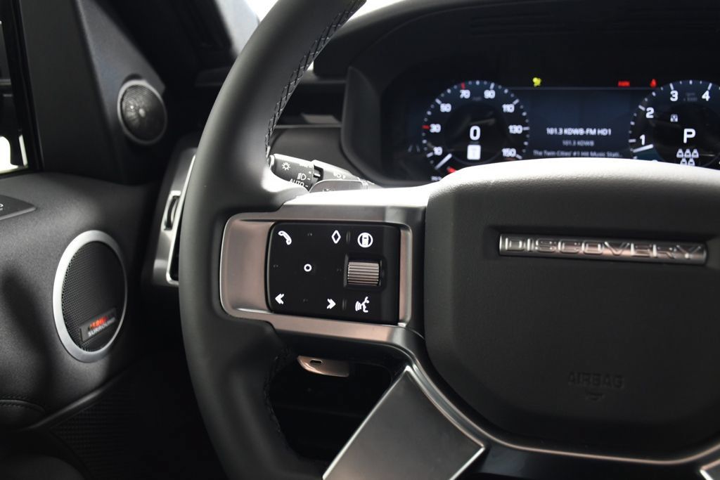 Certified 2025 Land Rover Discovery S AWD/4WD image 27