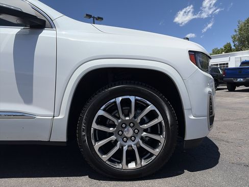 Used 2021 GMC Acadia Denali w/ Denali Ultimate Package AWD/4WD image 10