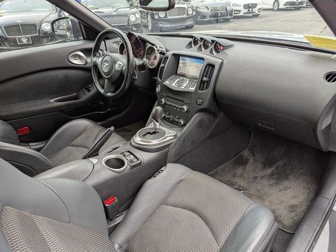 Used 2010 Nissan 370Z Touring w/ Sport Pkg RWD image 29
