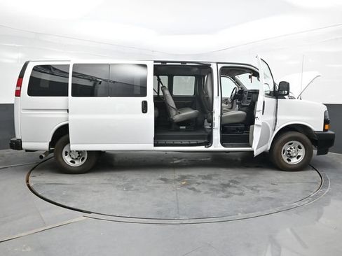 Used 2024 Chevrolet Express 3500 LS RWD image 48