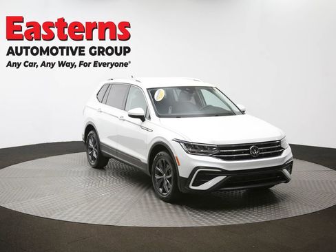 Used 2023 Volkswagen Tiguan SE image 48