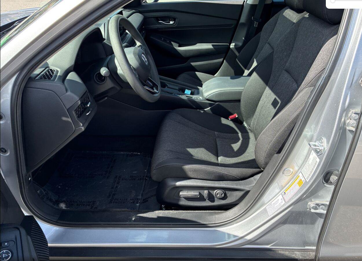Used 2024 Honda Accord EX image 9