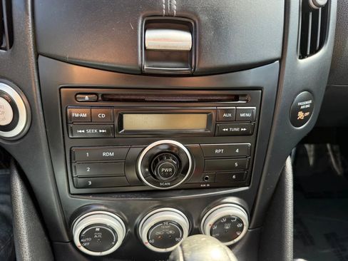 Used 2014 Nissan 370Z Coupe image 16