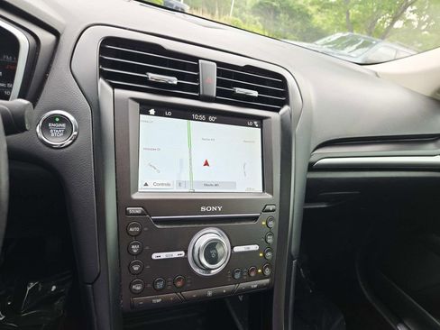 Used 2019 Ford Fusion Titanium AWD/4WD image 24
