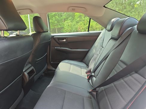 Used 2017 Toyota Camry SE FWD image 12