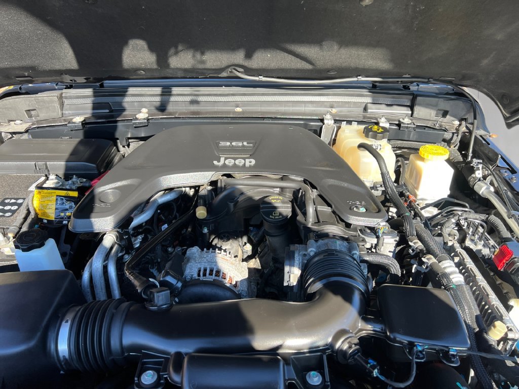 Used 2021 Jeep Gladiator Overland AWD/4WD image 21