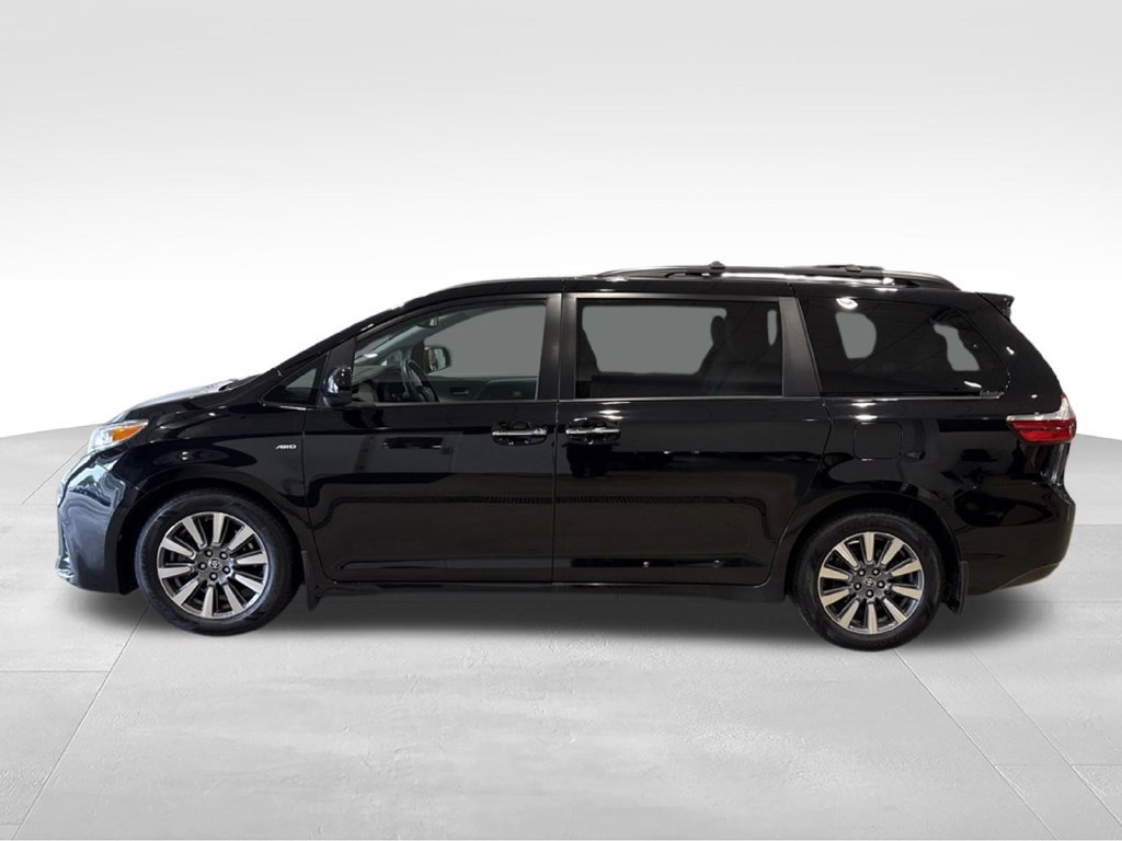 Used 2020 Toyota Sienna XLE w/ XLE Navigation Package AWD/4WD image 4