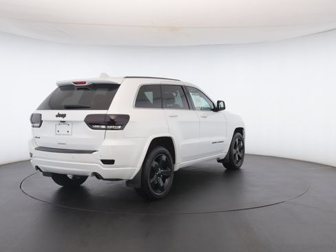 Used 2015 Jeep Grand Cherokee Altitude image 28