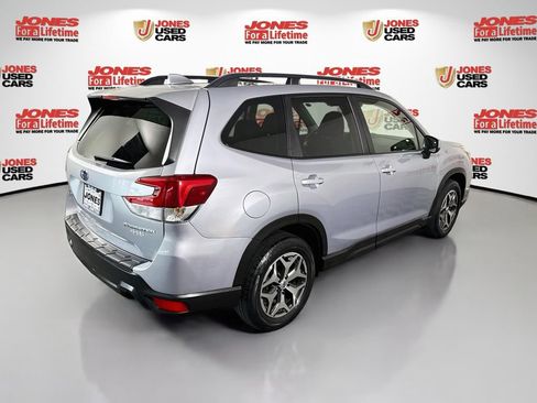 Used 2020 Subaru Forester Premium AWD/4WD image 16