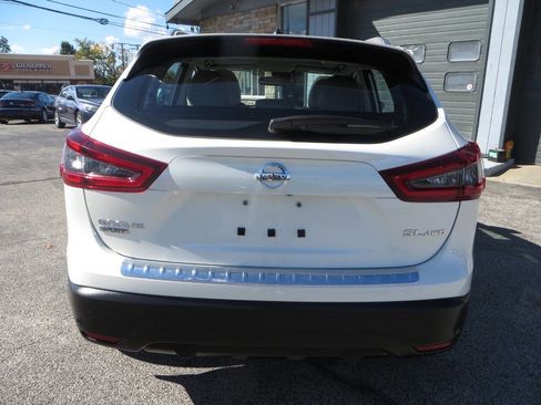 Used 2022 Nissan Rogue Sport SL w/ Premium Package image 35