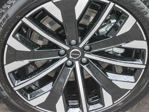 New 2026 Volvo XC90 T8 Plus w/ Protection Package Premier AWD/4WD image 12