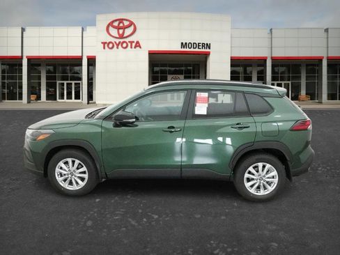 New 2026 Toyota Corolla Cross LE w/ Moonroof Package FWD image 3