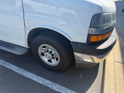 Used 2018 Chevrolet Express 2500 w/ Driver Convenience Package image 2