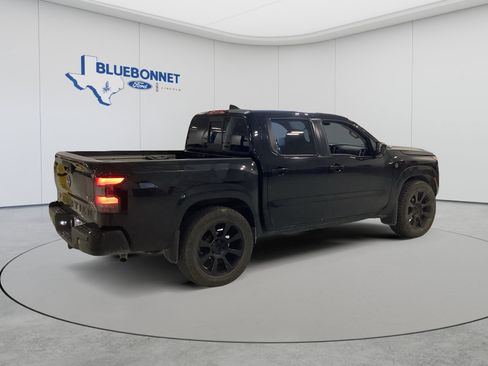 Used 2022 Nissan Frontier SV RWD image 4