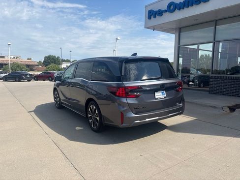 Used 2025 Honda Odyssey Elite image 7