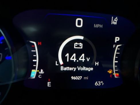 Used 2018 Chrysler Pacifica Touring-L Plus w/ Advanced Safetytec Group FWD image 17