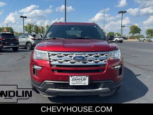 Used 2019 Ford Explorer XLT w/ Equipment Group 202A FWD image 3