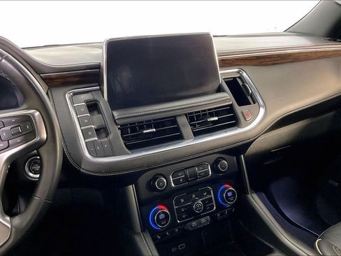 Used 2023 Chevrolet Suburban Premier AWD/4WD image 9