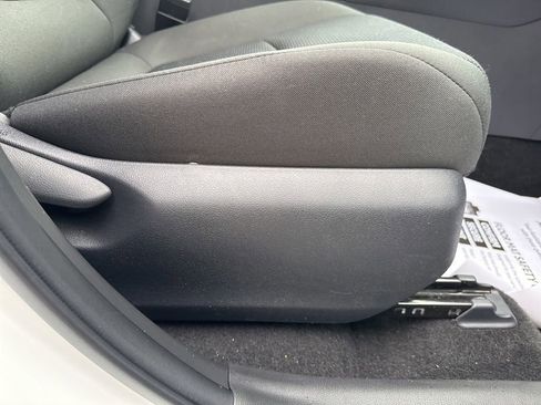 Used 2025 Toyota RAV4 LE image 27