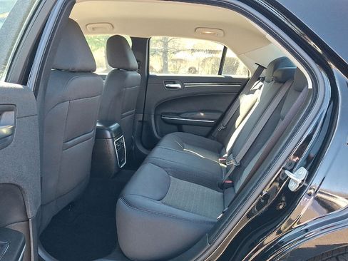 Used 2023 Chrysler 300 Touring RWD image 13